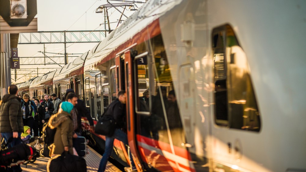 Sandvika stasjon tog