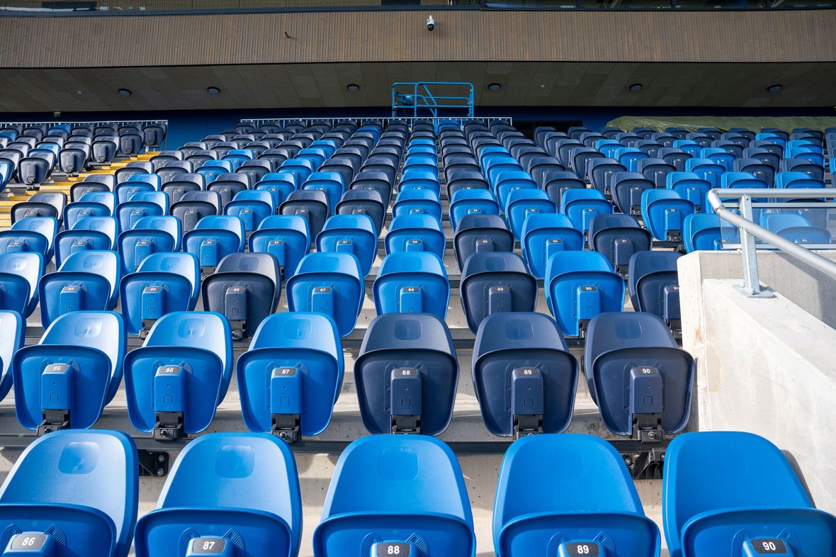 Tribunen på Nadderud Stadion 