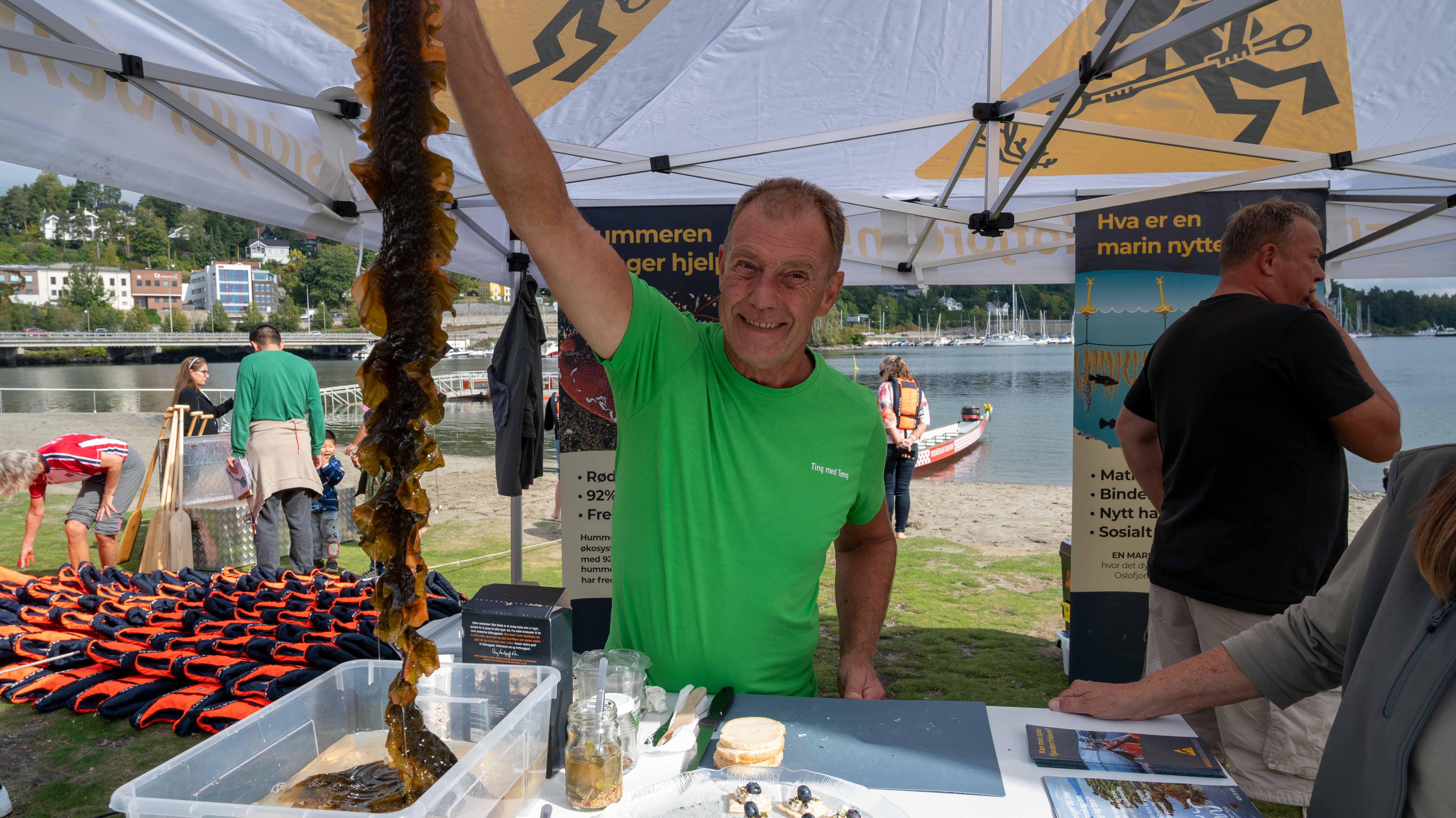 Ting med tang delte ut smaksprøver fra fjorden på Sandvika Byfest