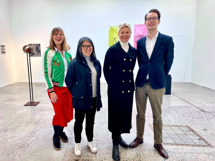 Bilde av jury fra venstre kunstrådgiver i Bærum Ellen Marie Fodstad, formidlingsleder på Henie Onstad, Camilla Sune, kultursjef Berit Inger Øen og varaordfører Haakon Kvenna Veum. 