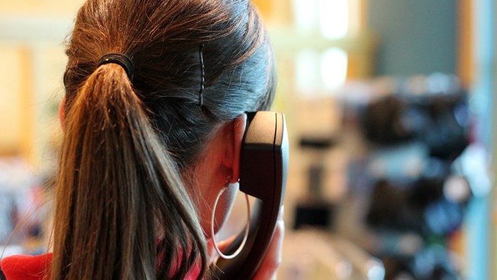 Gode råd til barn og unge: Hjelpetelefoner, chattetjenester og nettsteder