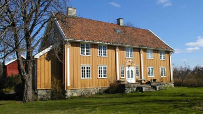 Løkeberg gård