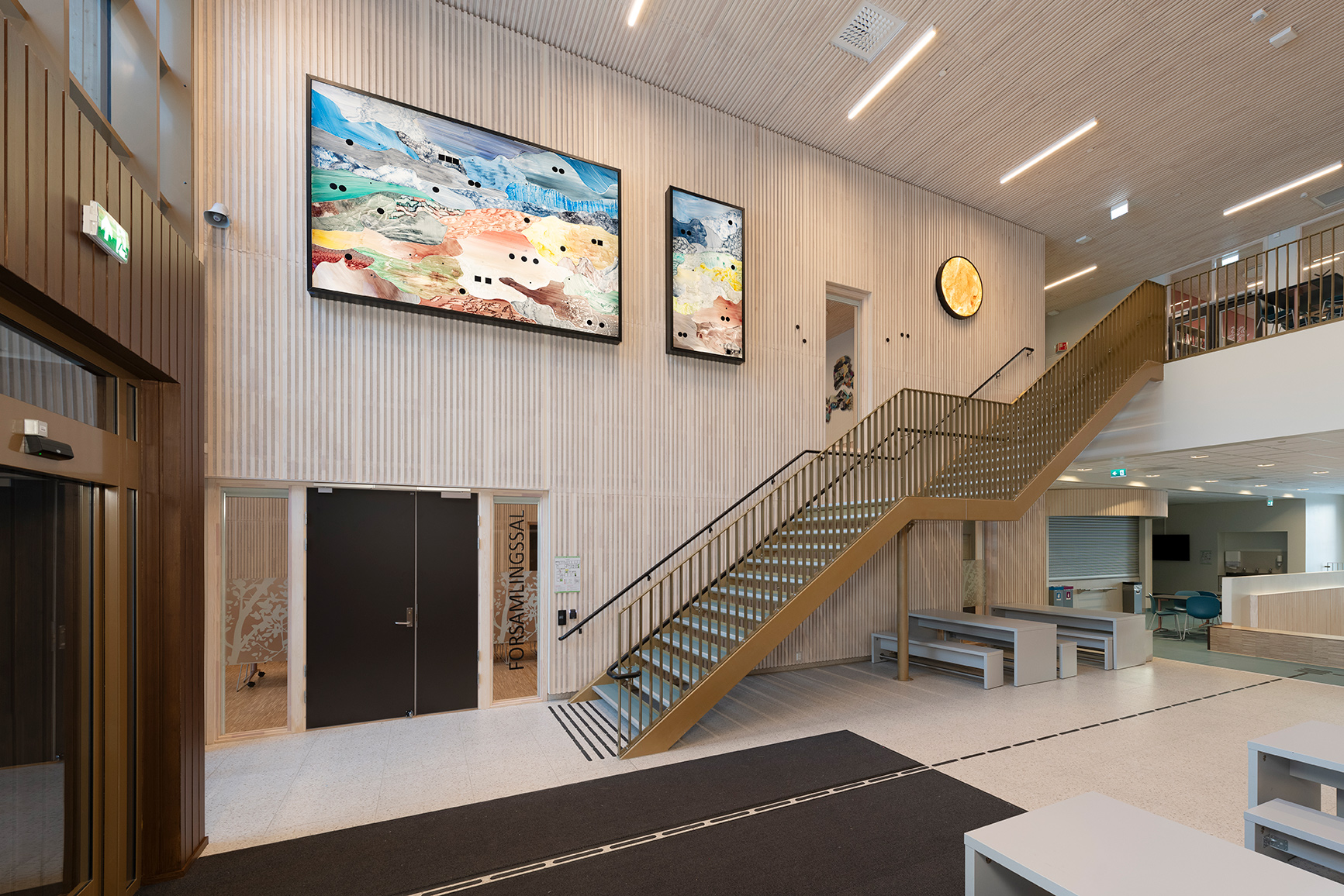 Einåsen trapp ved inngangspartiet 