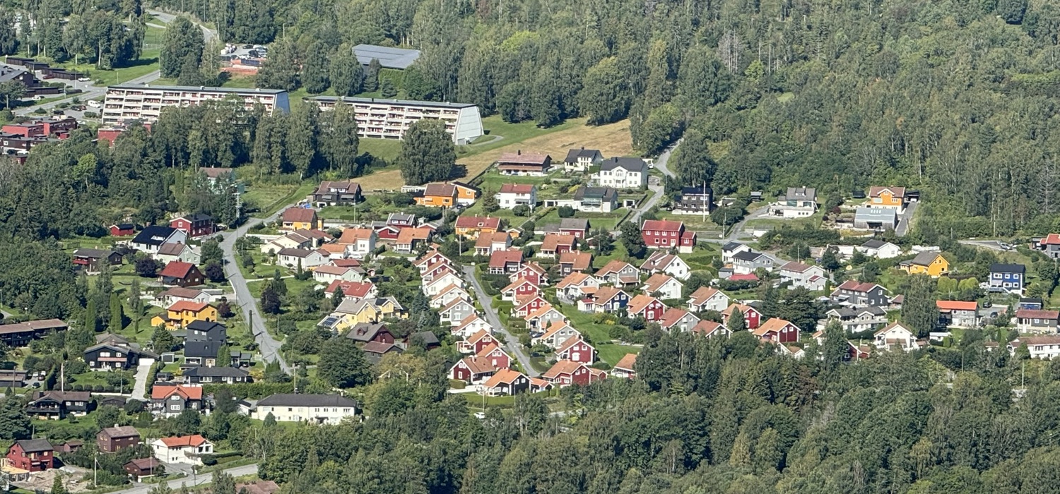 Bilde av Gommerud fra Kolsåstoppen