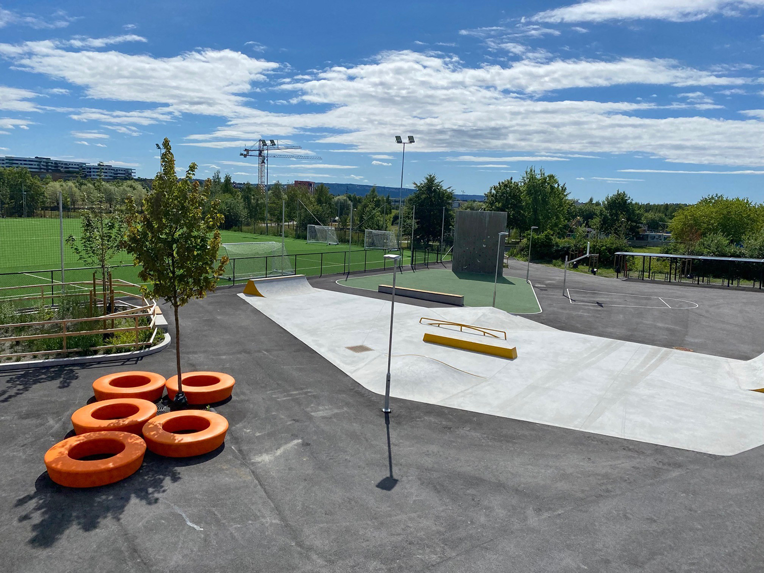 Treklang fotballbane