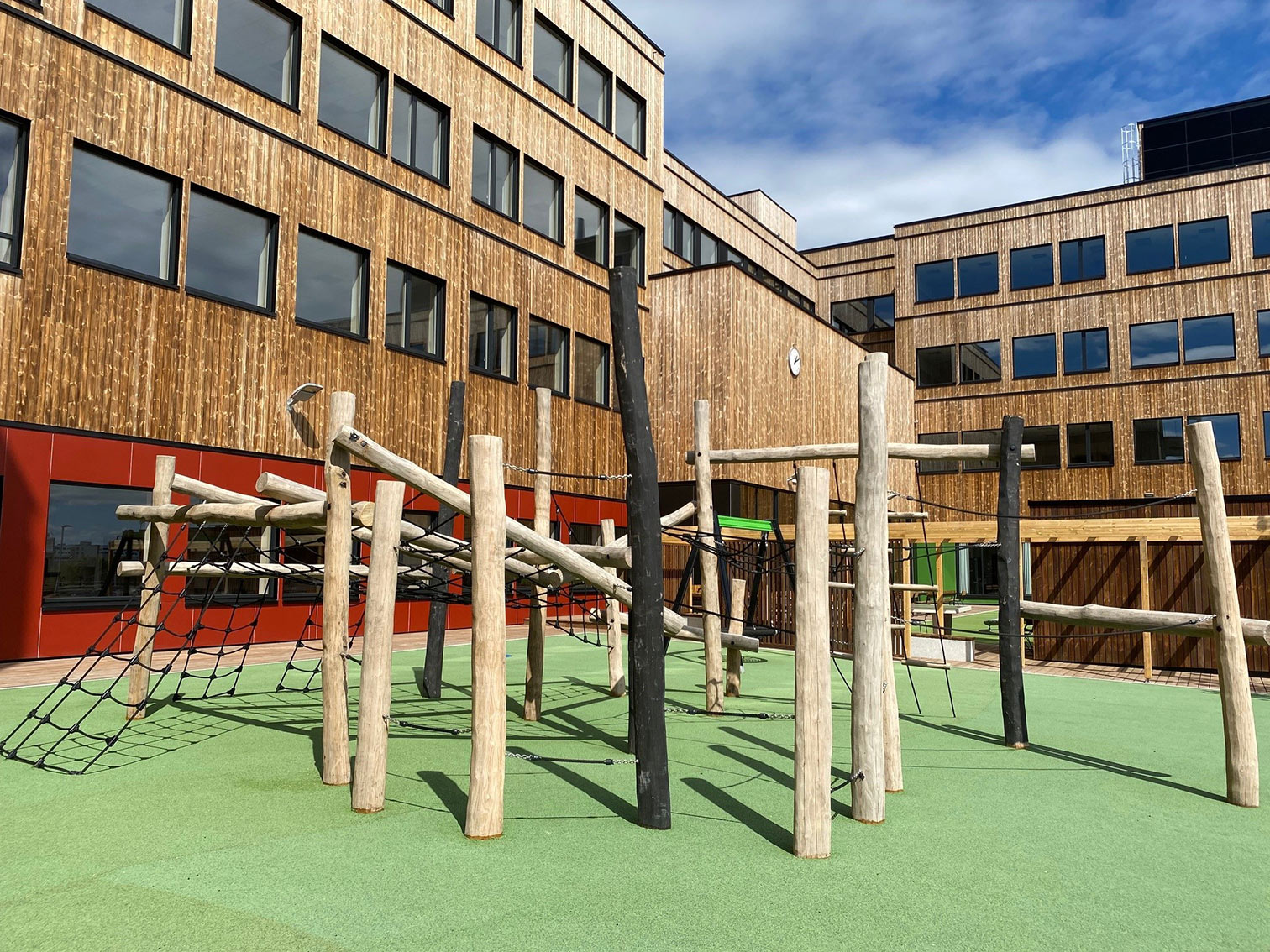 Treklang lekestativ i drivved