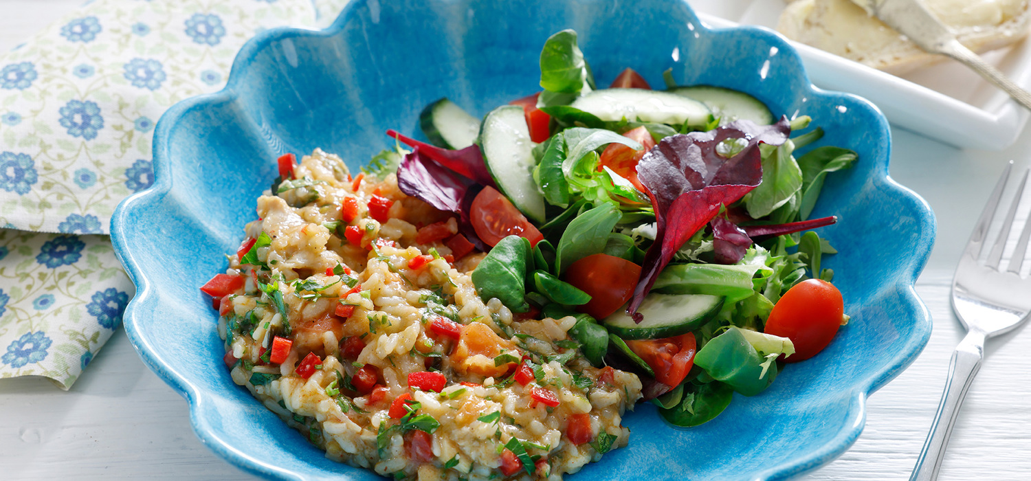 Asiatisk kyllinggryte med salat og brød