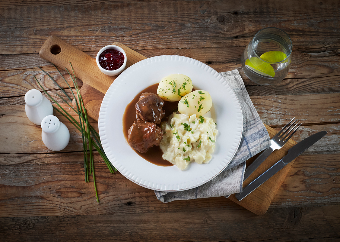 Kjøttkaker med kålstuing