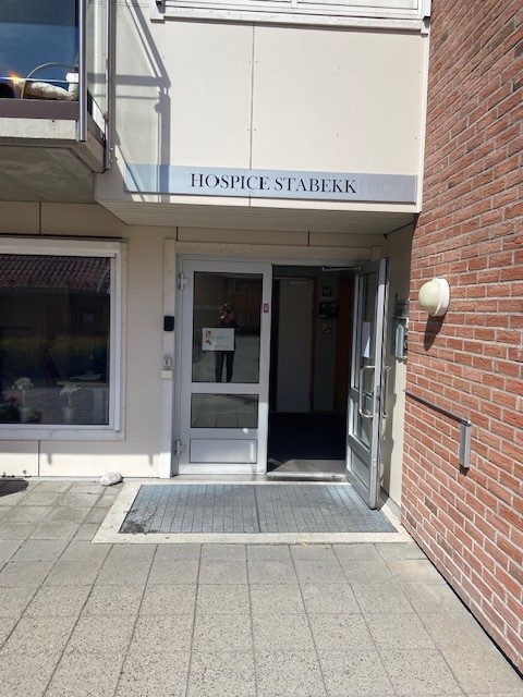 Stabekk Helsehus og Hospice inngangsparti