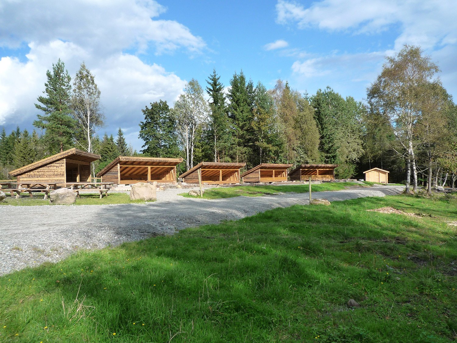 Nedre Gupu, gapahuker og bålplass