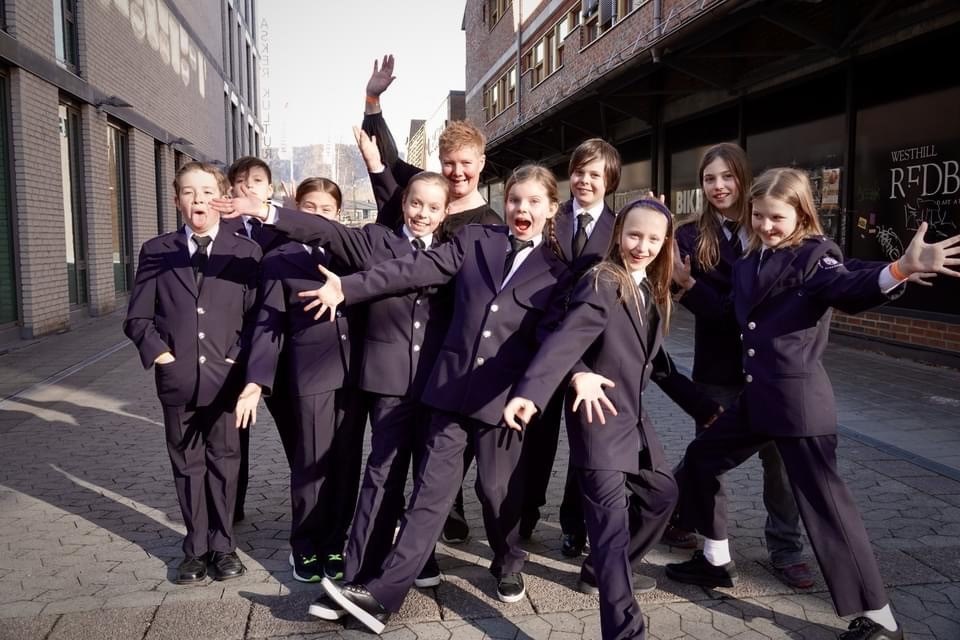 Eikeli og Eiksmarka skolekorps har nå 60 ivrige musikanter i alderen 8–19 år, og har en visjon om å gi medlemmene varige musikalske opplevelser og venner for livet. De har aspirantkorps, juniorkorps (bildet) og hovedkorps.